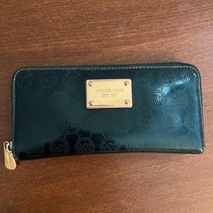 🌱2for$15 Michael Kors Jet Set Wallet